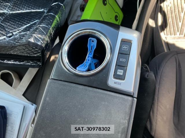 Toyota PRIUS ALPHA 2014-11 6911532-20