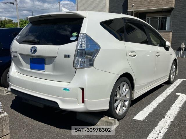Toyota PRIUS ALPHA 2014-11 6911532-3
