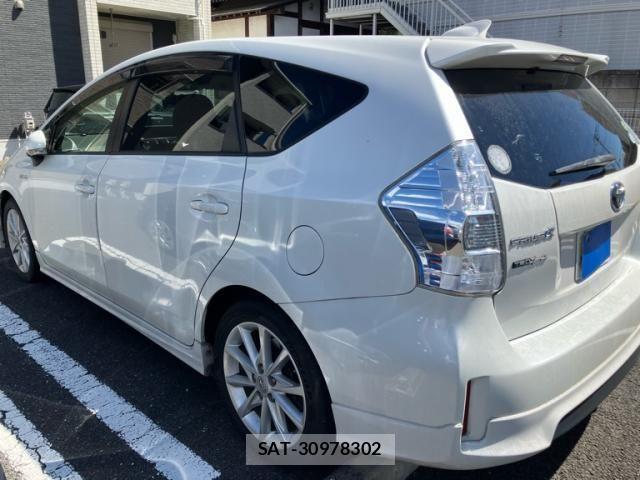 Toyota PRIUS ALPHA 2014-11 6911532-4