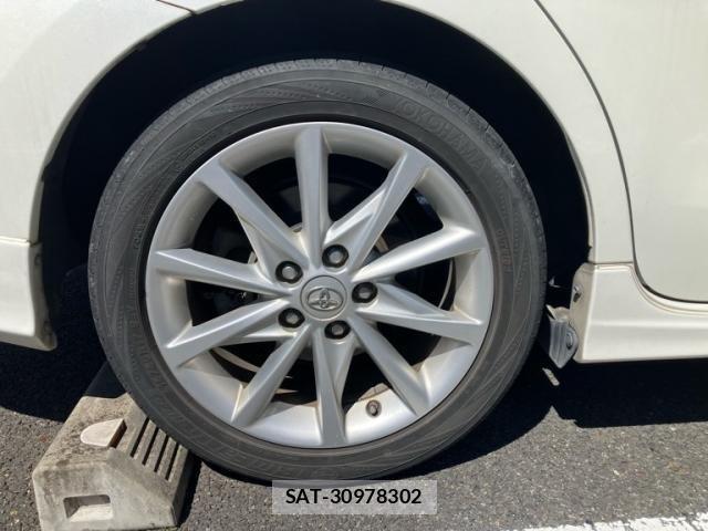Toyota PRIUS ALPHA 2014-11 6911532-6