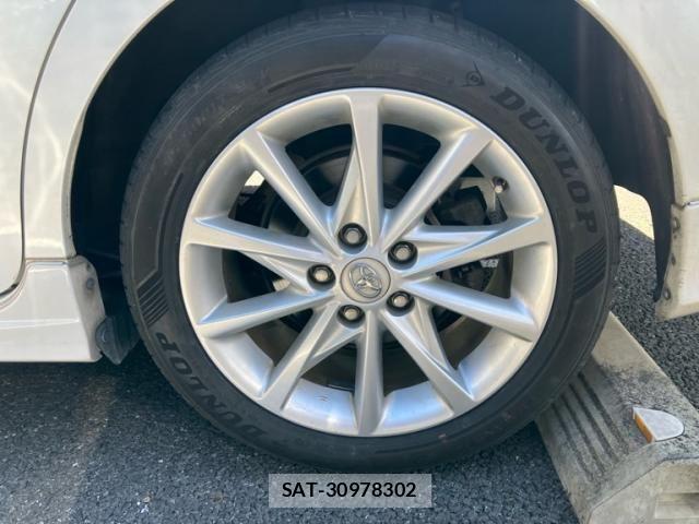 Toyota PRIUS ALPHA 2014-11 6911532-7
