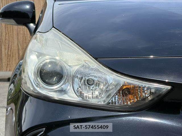 Toyota PRIUS ALPHA 2015-02 6911523-23