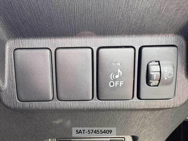 Toyota PRIUS ALPHA 2015-02 6911523-6