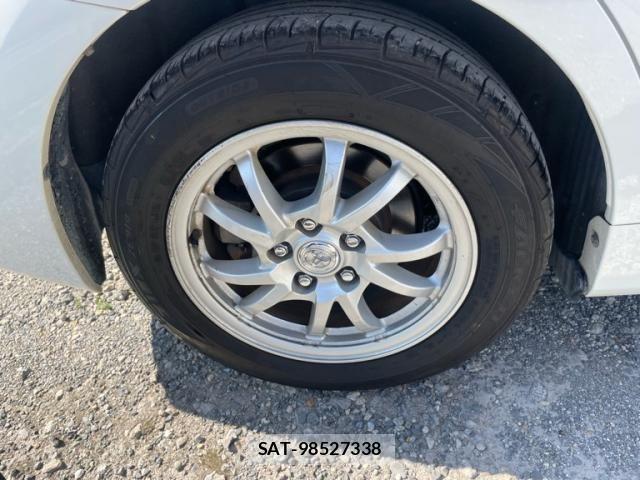 Toyota PRIUS ALPHA 2012-01 6911555-9