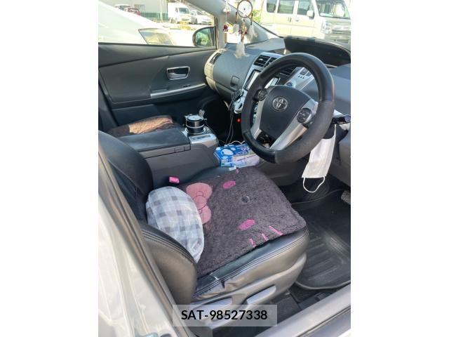 Toyota PRIUS ALPHA 2012-01 6911555-15
