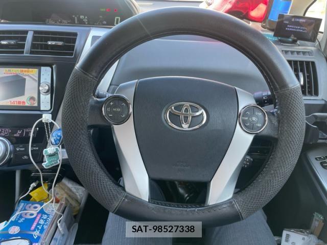 Toyota PRIUS ALPHA 2012-01 6911555-17