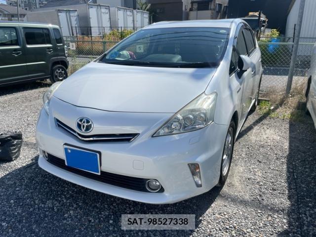 Toyota PRIUS ALPHA 2012-01 6911555-2