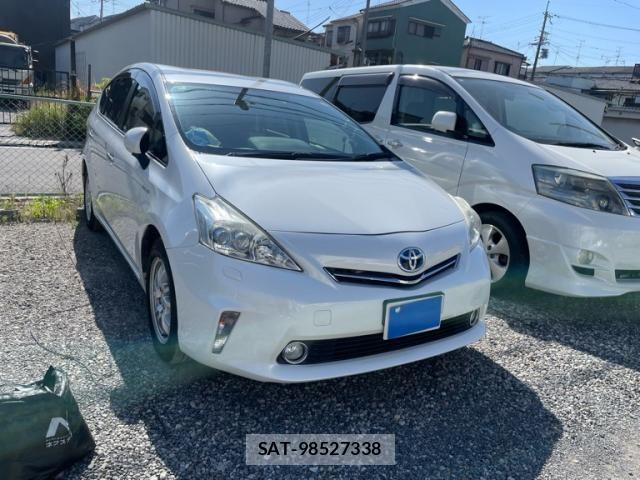 Toyota PRIUS ALPHA 2012-01 6911555-3