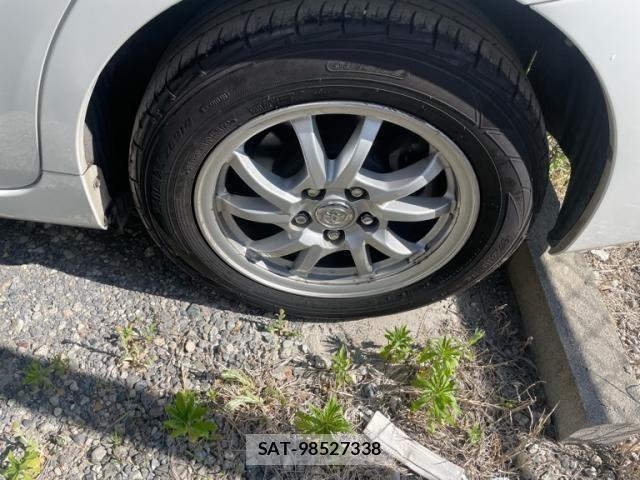 Toyota PRIUS ALPHA 2012-01 6911555-5