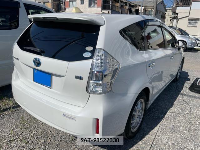 Toyota PRIUS ALPHA 2012-01 6911555-7