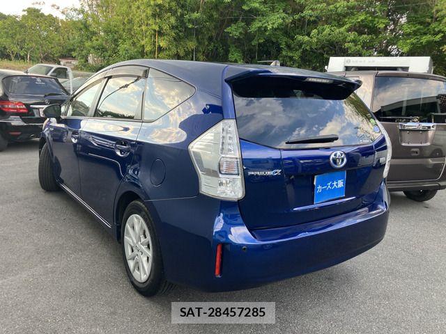 Toyota PRIUS ALPHA 2013-03 6902716-3