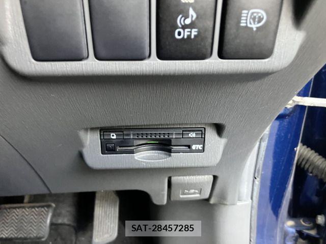Toyota PRIUS ALPHA 2013-03 6902716-6