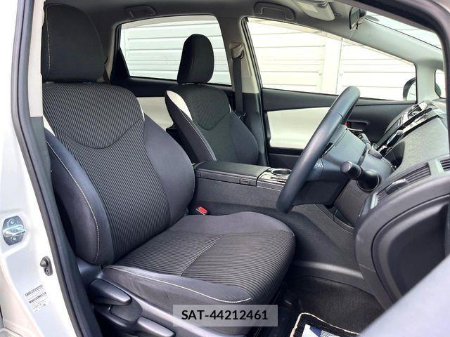 Toyota PRIUS ALPHA 2017-02 6911515-10