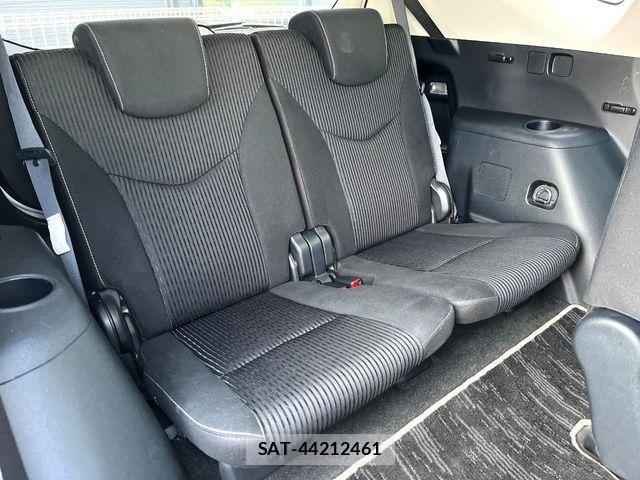 Toyota PRIUS ALPHA 2017-02 6911515-12