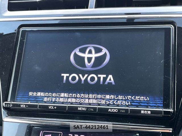 Toyota PRIUS ALPHA 2017-02 6911515-2