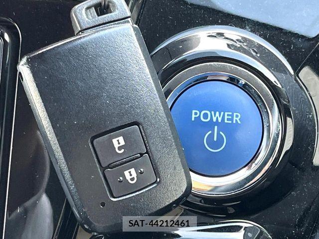 Toyota PRIUS ALPHA 2017-02 6911515-4