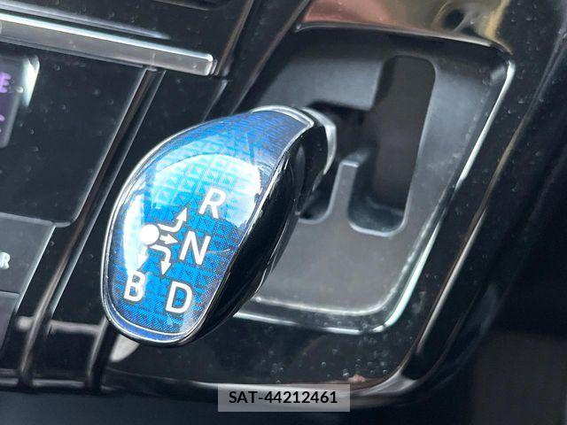 Toyota PRIUS ALPHA 2017-02 6911515-8