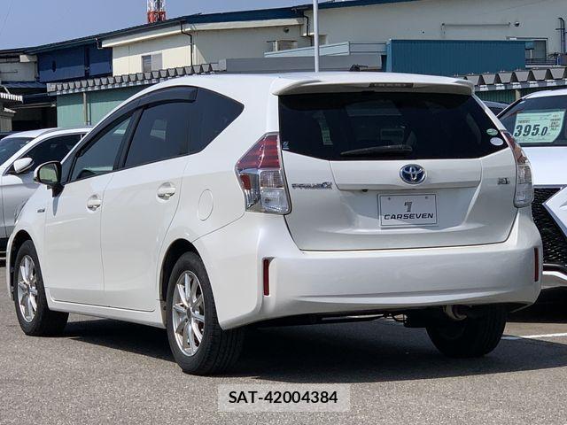 Toyota PRIUS ALPHA 2015-03 6911518-7