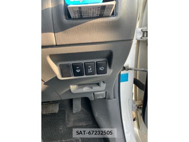 Toyota PRIUS ALPHA 2011-06 6911552-18