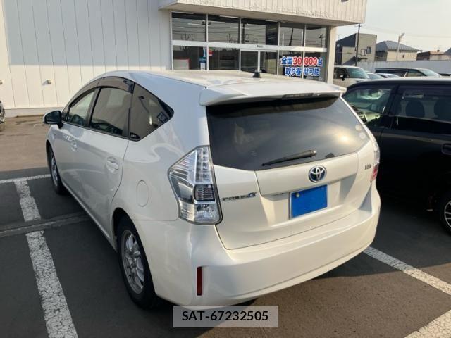 Toyota PRIUS ALPHA 2011-06 6911552-2