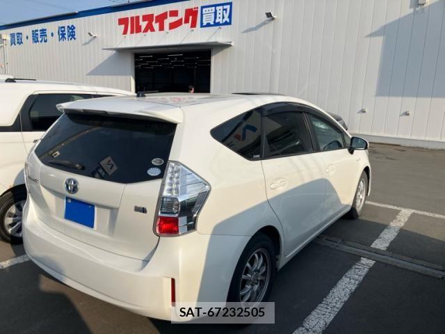 Toyota PRIUS ALPHA 2011-06 6911552-3