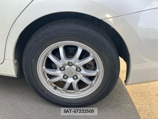 Toyota PRIUS ALPHA 2011-06 6911552-4