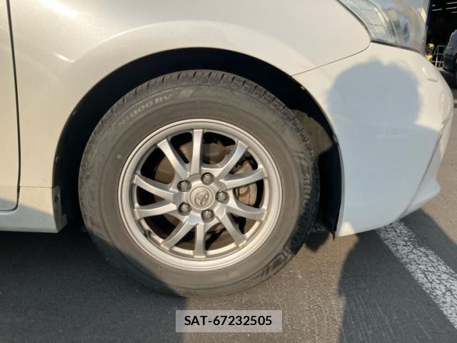 Toyota PRIUS ALPHA 2011-06 6911552-6