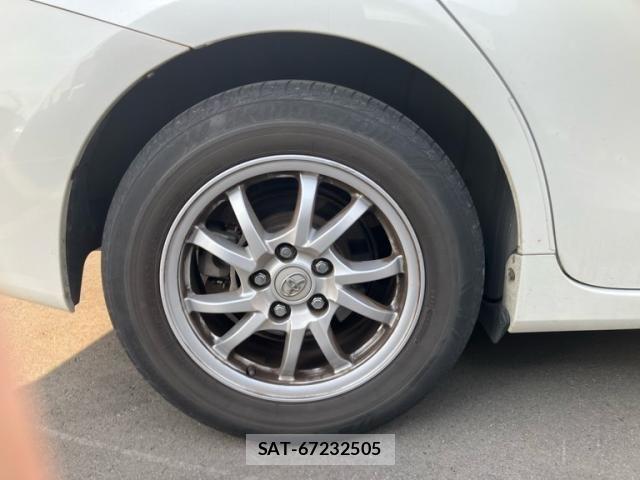 Toyota PRIUS ALPHA 2011-06 6911552-7