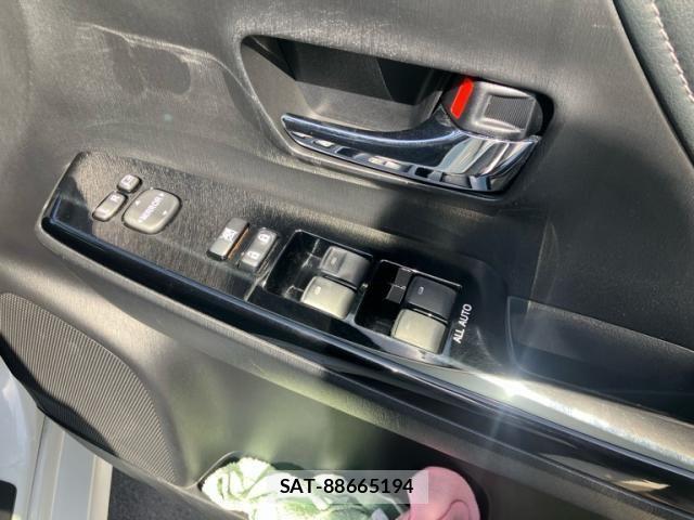 Toyota PRIUS ALPHA 2018-11 6903404-17
