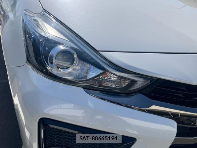 Toyota PRIUS ALPHA 2018-11 6903404-2