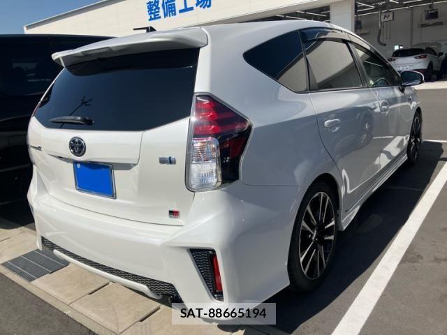 Toyota PRIUS ALPHA 2018-11 6903404-4