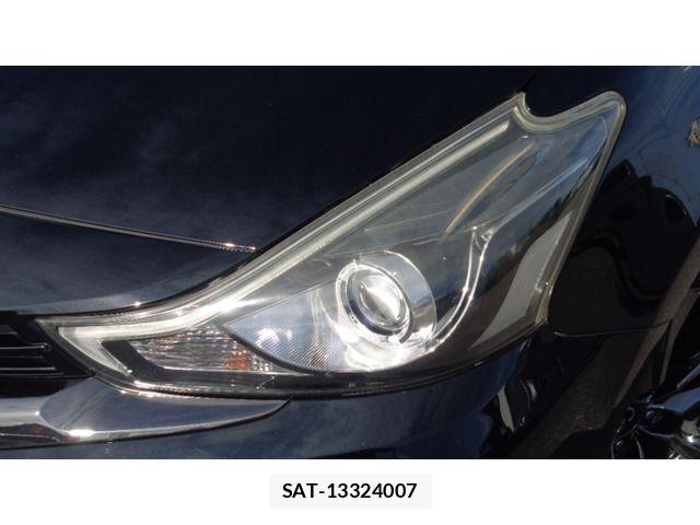 Toyota PRIUS ALPHA 2015-06 6997444-1