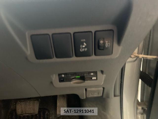 Toyota PRIUS ALPHA 2012-10 6997453-13