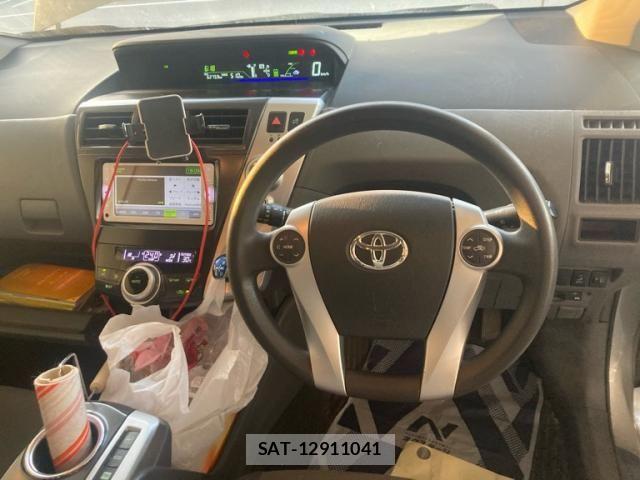 Toyota PRIUS ALPHA 2012-10 6997453-14