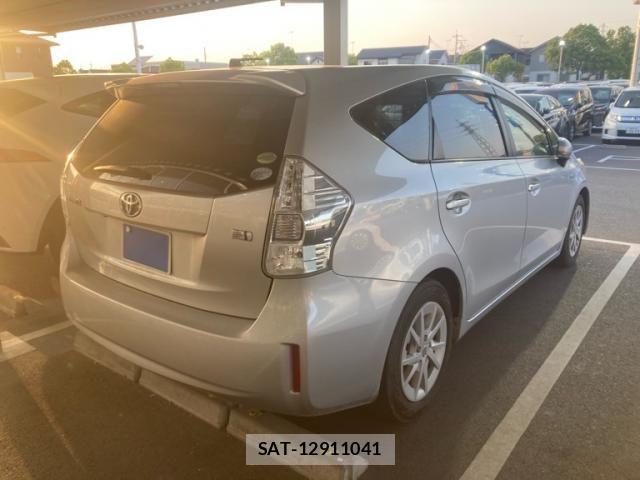 Toyota PRIUS ALPHA 2012-10 6997453-1