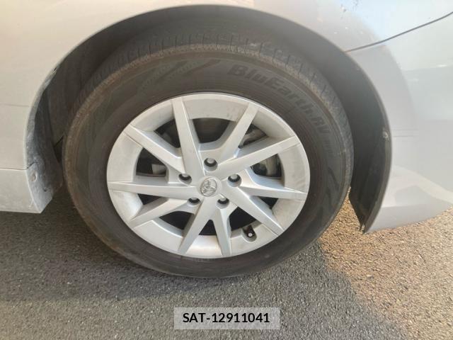 Toyota PRIUS ALPHA 2012-10 6997453-4