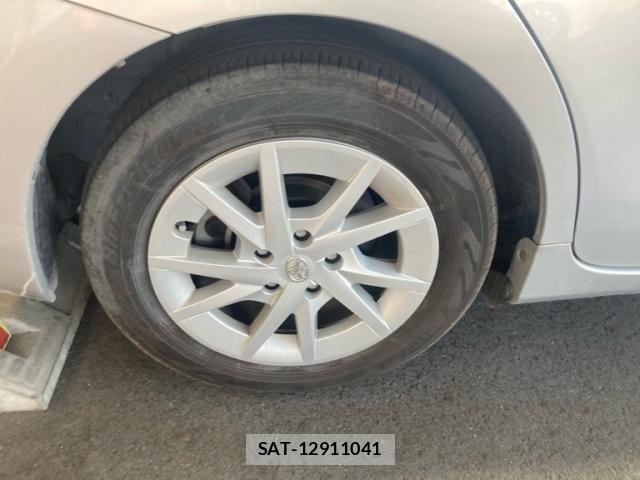 Toyota PRIUS ALPHA 2012-10 6997453-5