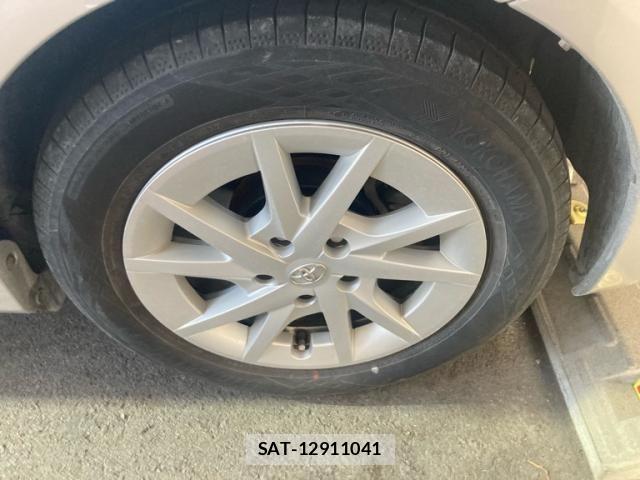 Toyota PRIUS ALPHA 2012-10 6997453-6