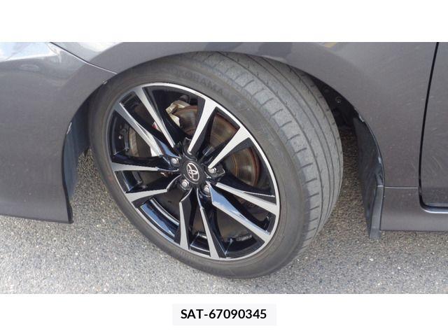 Toyota PRIUS ALPHA 2018-09 7021301-3