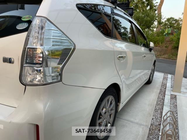 Toyota PRIUS ALPHA 2014-01 7021303-3