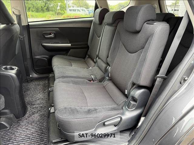 Toyota PRIUS ALPHA 2015-12 7060328-9