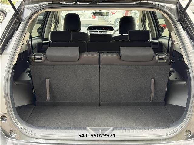 Toyota PRIUS ALPHA 2015-12 7060328-10