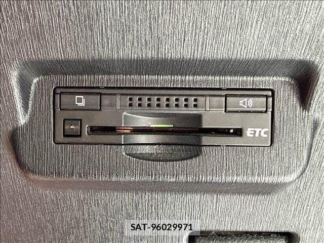 Toyota PRIUS ALPHA 2015-12 7060328-14