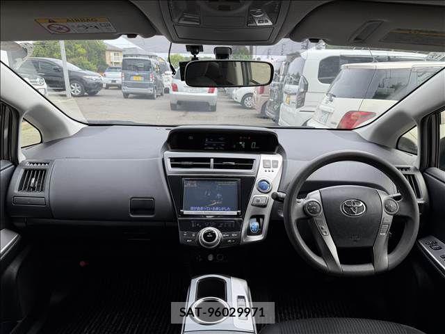 Toyota PRIUS ALPHA 2015-12 7060328-1