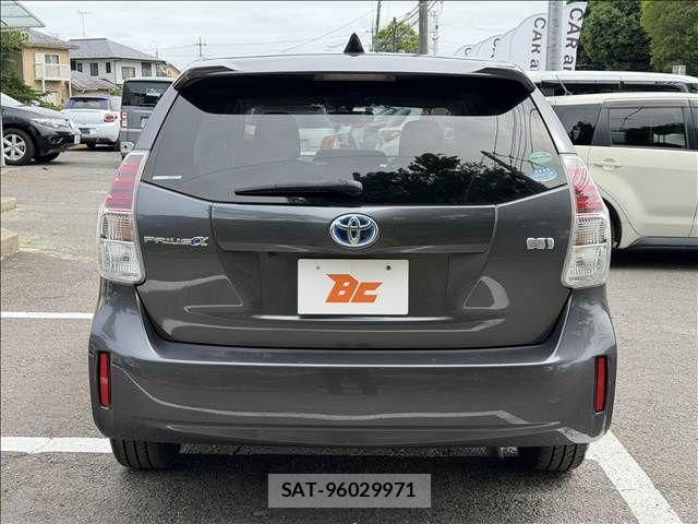 Toyota PRIUS ALPHA 2015-12 7060328-22