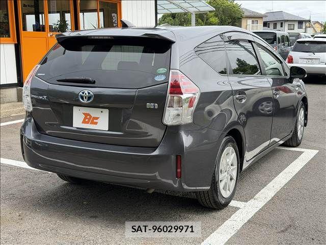 Toyota PRIUS ALPHA 2015-12 7060328-23
