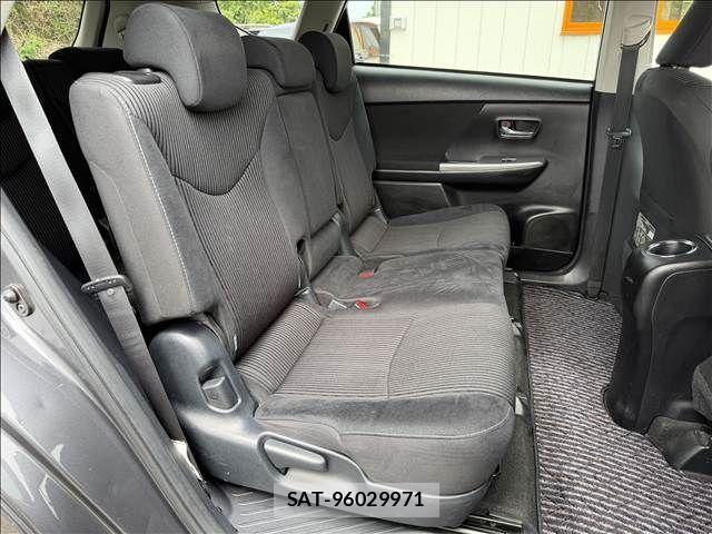 Toyota PRIUS ALPHA 2015-12 7060328-25