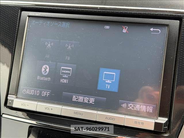 Toyota PRIUS ALPHA 2015-12 7060328-2