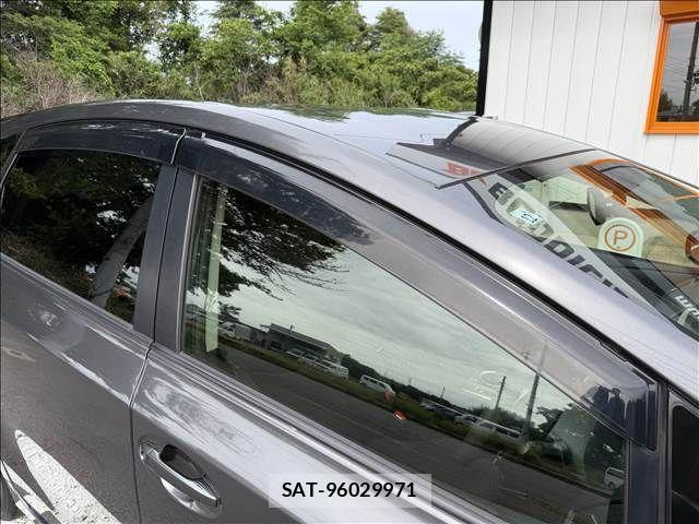 Toyota PRIUS ALPHA 2015-12 7060328-29