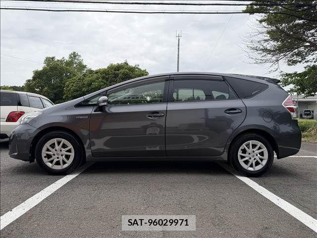 Toyota PRIUS ALPHA 2015-12 7060328-5